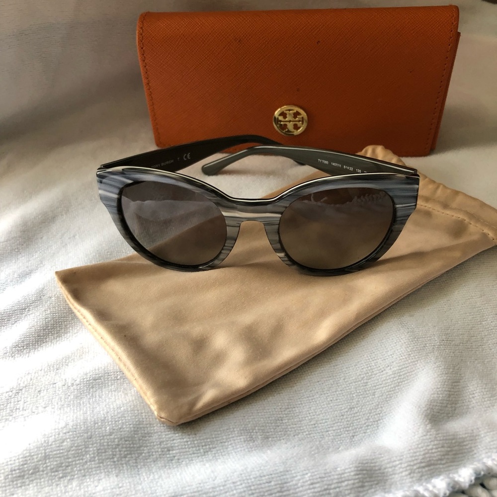 Tory Burch sunglasses 😎